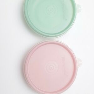 Vintage Tupperware Pink Green  Lid Round Plastic with lids 154-26 154-5 Set of 2